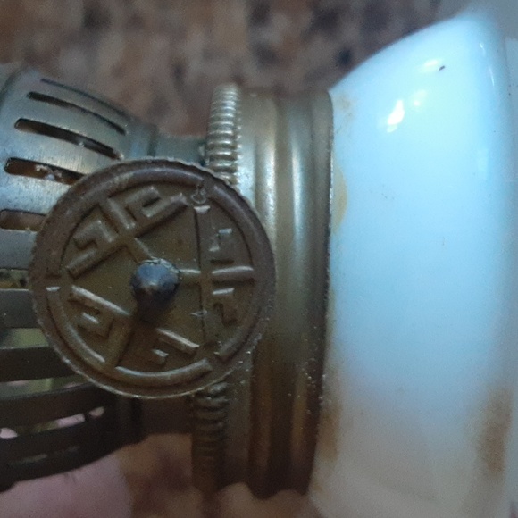 Beautiful antique oil lamp handmade from Japan - Picture 2 of 7